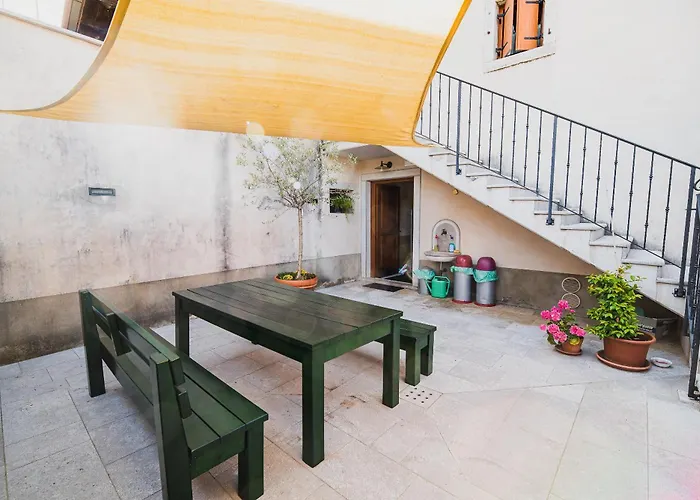 アパート Muha リピツァ